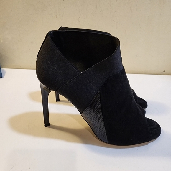 Diane Von Furstenberg Stylish Black Peep-Toe High Heeled Booties Size 7B - Picture 9 of 14
